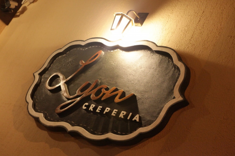 A melhor creperia de Fortaleza está fazendo 2 anos e trouxe a oferta de maior sucesso! Crepe salgado + Crepe doce na Lyon Creperia por R$17,90