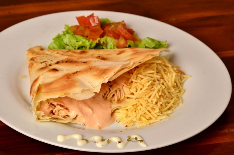 A melhor creperia de Fortaleza está fazendo 2 anos e trouxe a oferta de maior sucesso! Crepe salgado + Crepe doce na Lyon Creperia por R$17,90