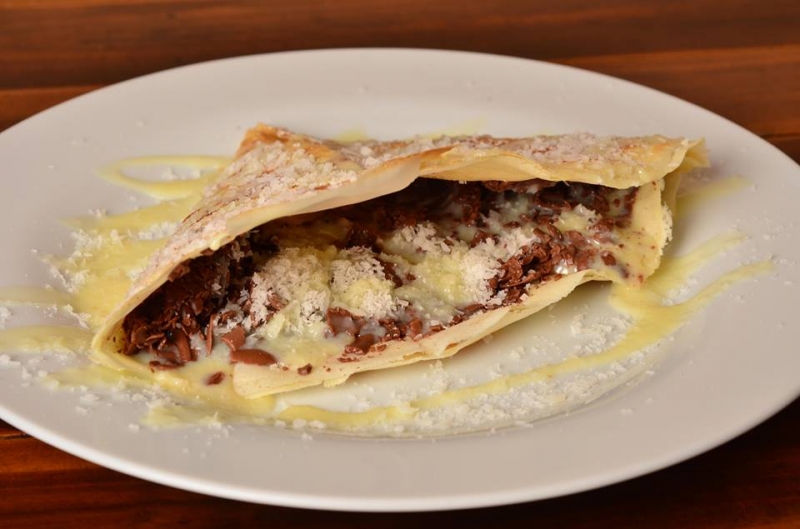 A melhor creperia de Fortaleza está fazendo 2 anos e trouxe a oferta de maior sucesso! Crepe salgado + Crepe doce na Lyon Creperia por R$17,90