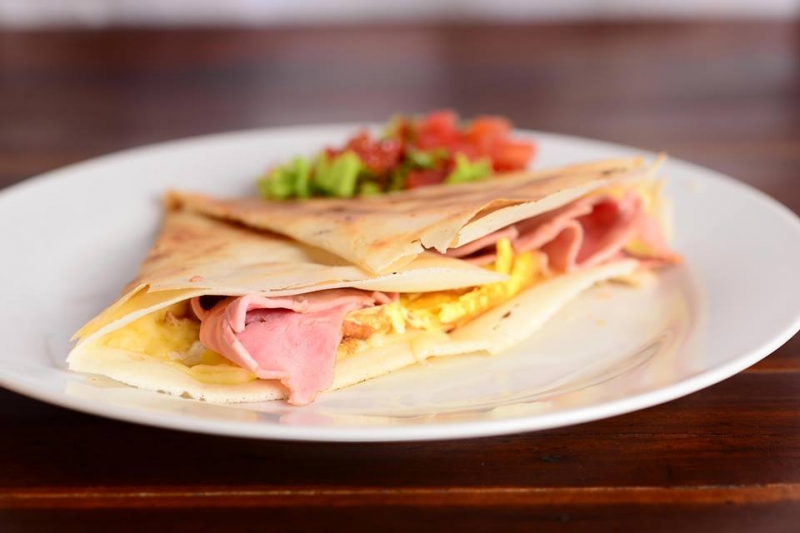 A melhor creperia de Fortaleza está fazendo 2 anos e trouxe a oferta de maior sucesso! Crepe salgado + Crepe doce na Lyon Creperia por R$17,90