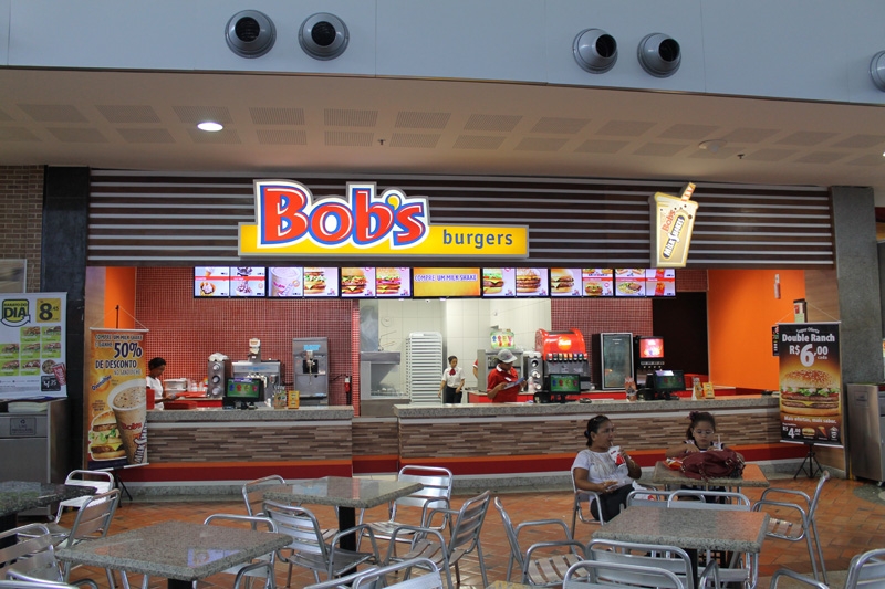 O maior sucesso do Bob's você só encontra no aniversário do Barato Coletivo! 1 milk shake de Ovomaltine (300ml) por R$1,99