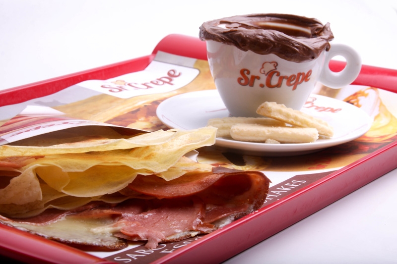 No mês de aniversário da Sr. Crepe, você é um convidado mais que especial! Qualquer Crepe salgado* + Crepe doce por R$17,50