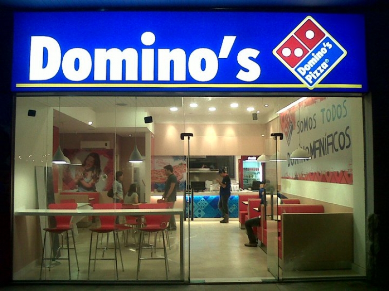 É aniversário do Barato Coletivo! Aproveite o sabor inconfundível da Domino’s! Pizza Brotinho (pizza individual de 4 fatias) por R$4,99